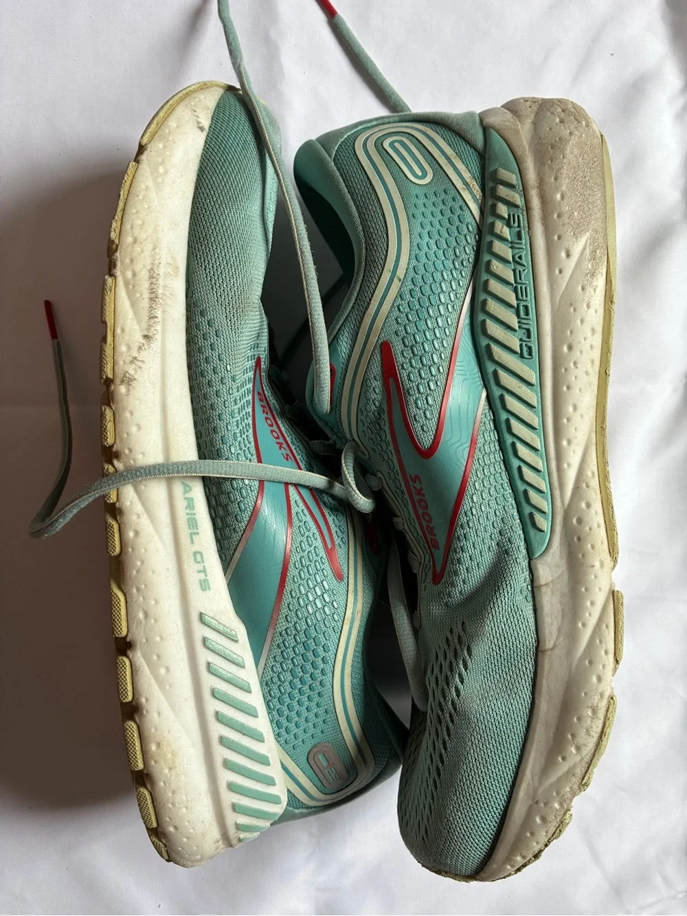 Brooks Ariel GTS 23 Women's running Shoes Teal - Sz 11